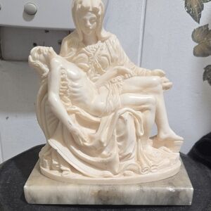 Pieta Statue of Mary Holding Jesus Religious Stone w/Marble Base Italy, Vintage.